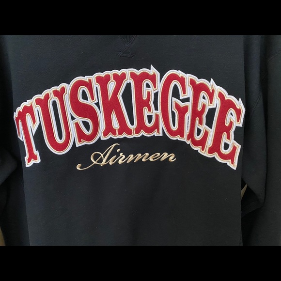 Black First Star Tuskegee airmen Crewneck - Picture 5 of 13